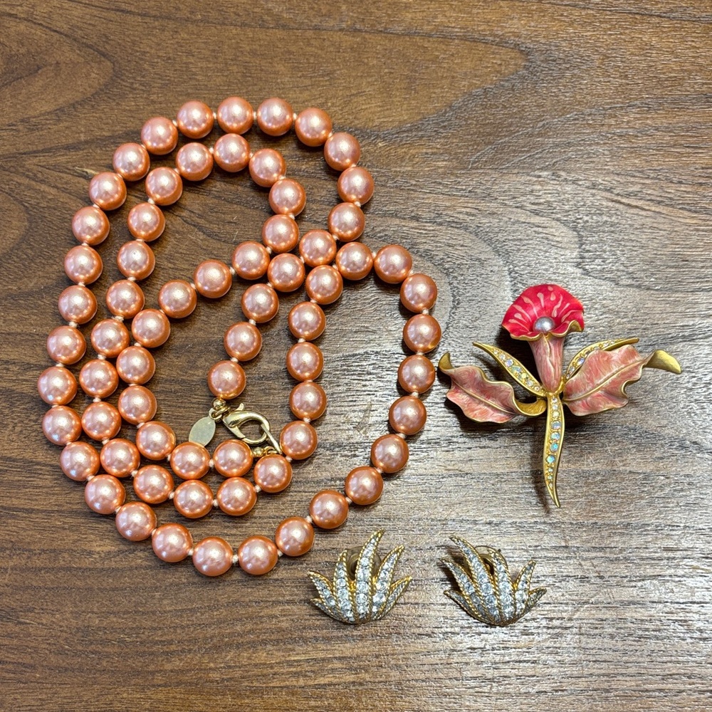 Lot of 3 Vintage Joan Rivers Gold and Pink Pearl Necklace , Earrings, Brooch